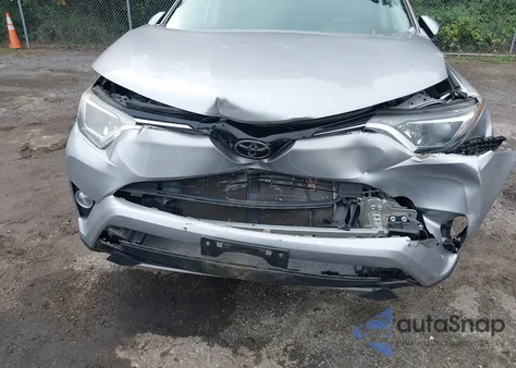 2017 Toyota Rav4 Xle z USA, uszkodzony, nr VIN 2T3RFREV1HW690816
